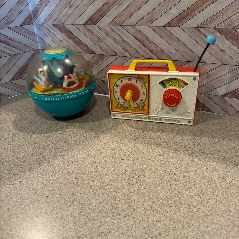 Fisher-Price Colorful Pop-Up and Musical Radio Set